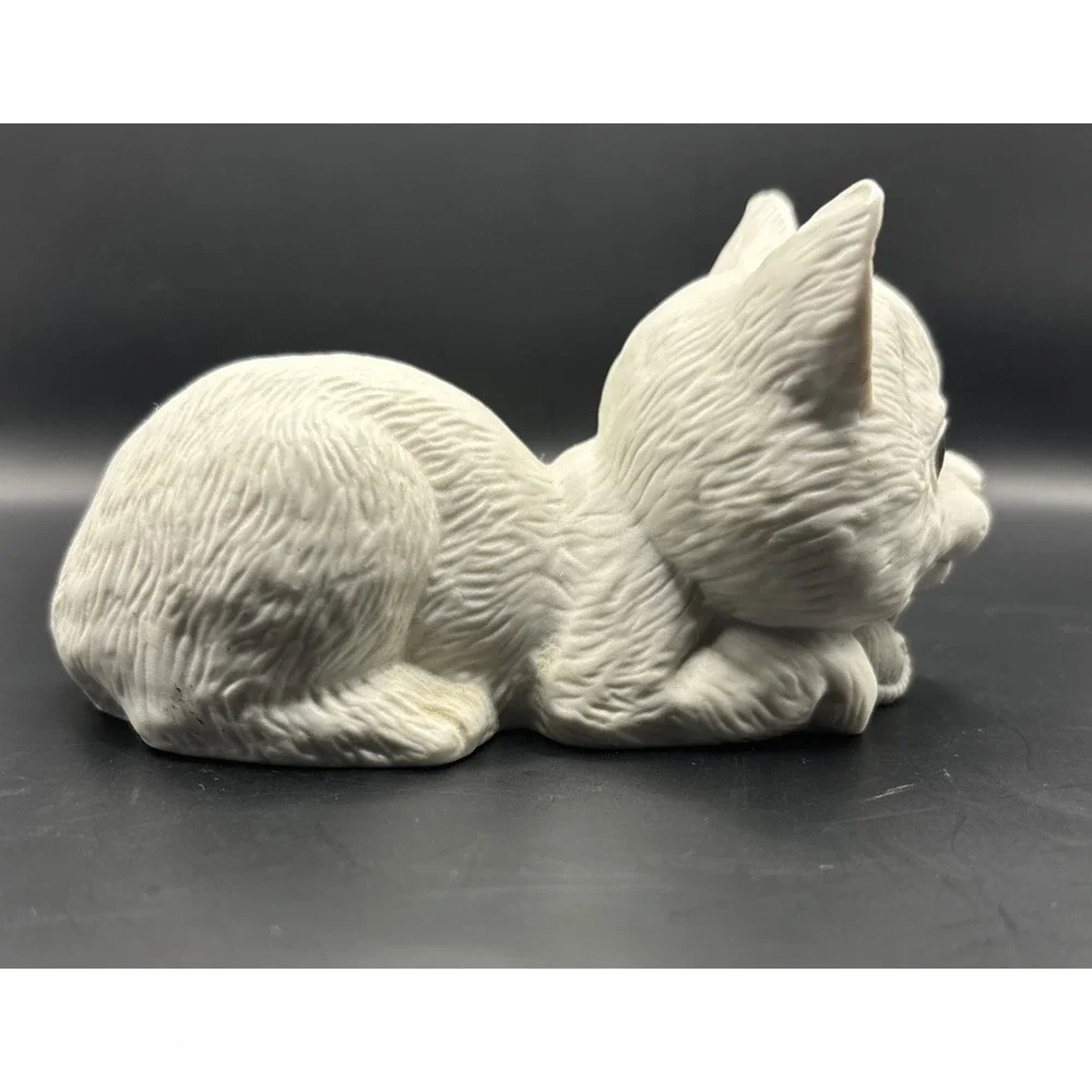 Vintage 1988 Cat Kitten Holding Mouse Under Chin Kathy Wise Enesco Figurine